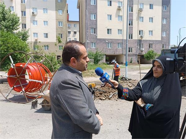مصاحبه مدیرکل ارتباطات و فناوری اطلاعات استان با صداوسیمای مرکز گیلان در بازدید میدانی از اجرای طرح فیبر نوری مسکن مهر رشت