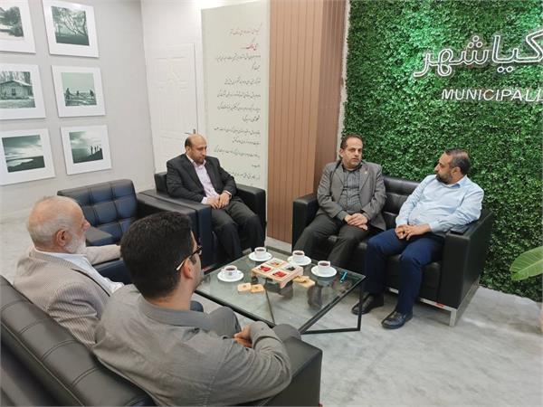 دیدار مدیرکل ارتباطات و فناوری اطلاعات استان گیلان با شهردار کیاشهر