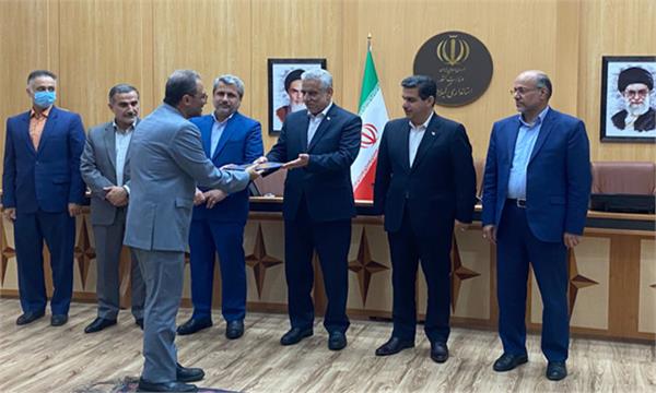 تقدیر از مدیرکل ارتباطات و فناوری اطلاعات استان گیلان در جشنواره شهید رجایی