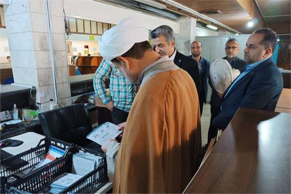 بازدید مسئول هماهنگی هیأت‌های رسیدگی به تخلفات اداری وزارت ارتباطات و فناوری اطلاعات از نحوه خدمت رسانی در پست گیلان