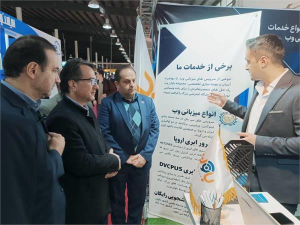 بازدید سرپرست معاونت هماهنگی امور اقتصادی و سرپرست معاونت توسعه مدیریت و منابع استانداری گیلان از چهاردهمین نمایشگاه الکامپ گیلان